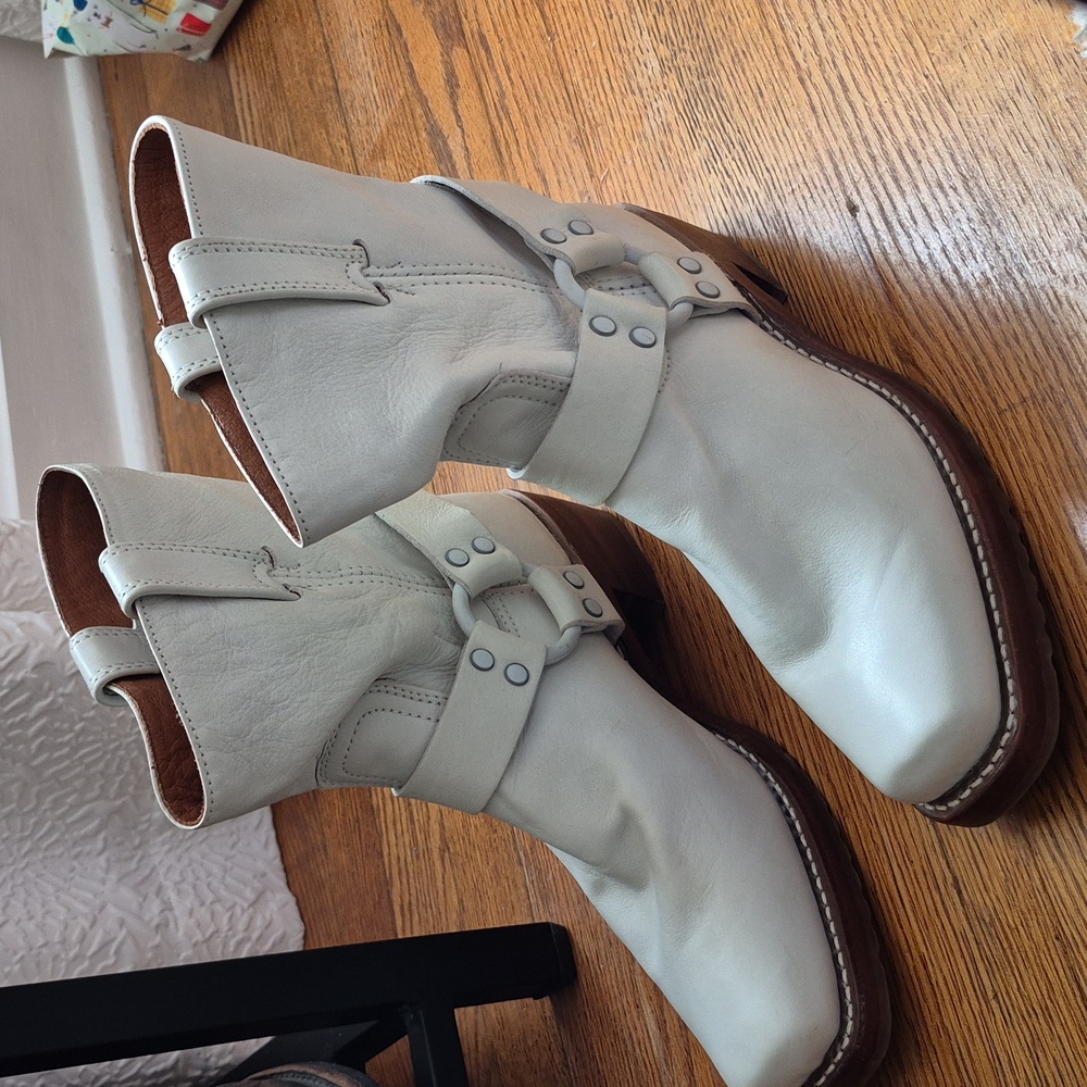 Frye Harness 8R Boots